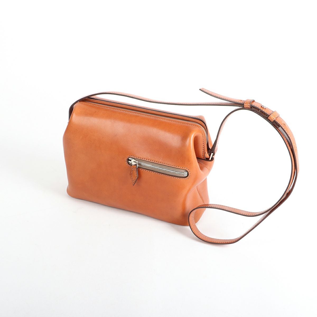 000000000174-01.jpg?size=m&w=