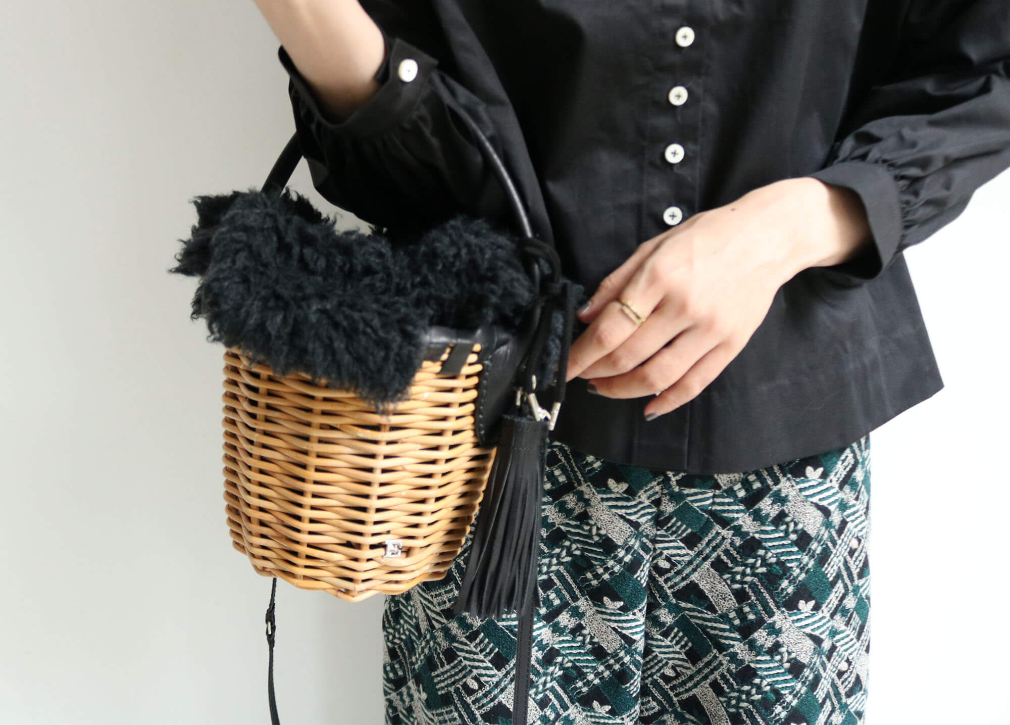 ebagos Amu Amu バスケットバケツ S (カシミアかぶせ） BLACKエバゴス