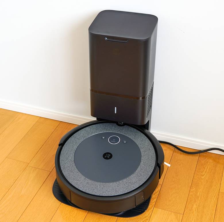 ルンバ i3+レビュー】自動ゴミ収集かつ音声操作対応で同社最安値の