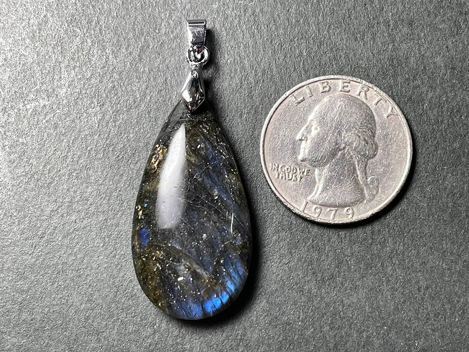 ラブラドライト ペンダントトップ