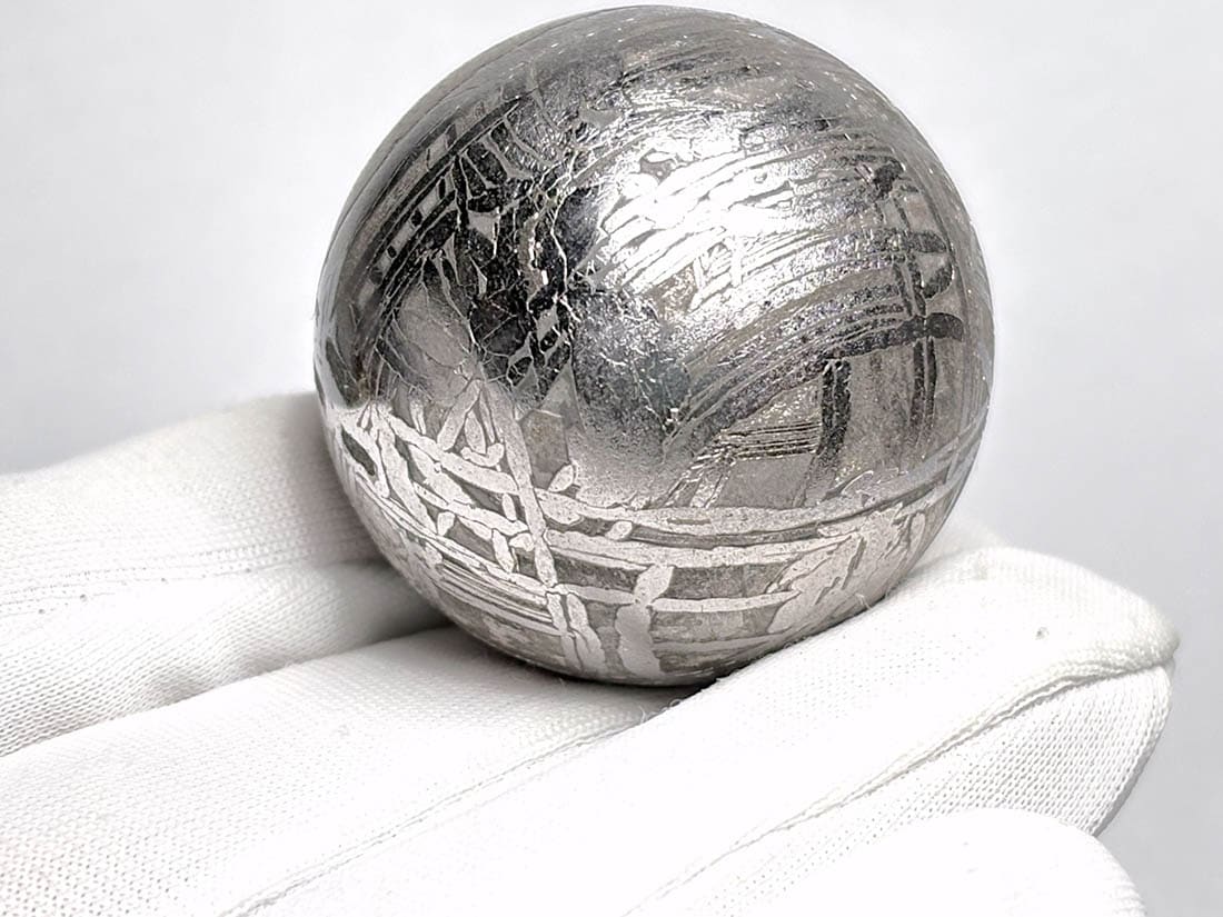 新疆ウイグル自治区産 アルタイ隕石 (162g) 丸玉 / Altai Meteorite