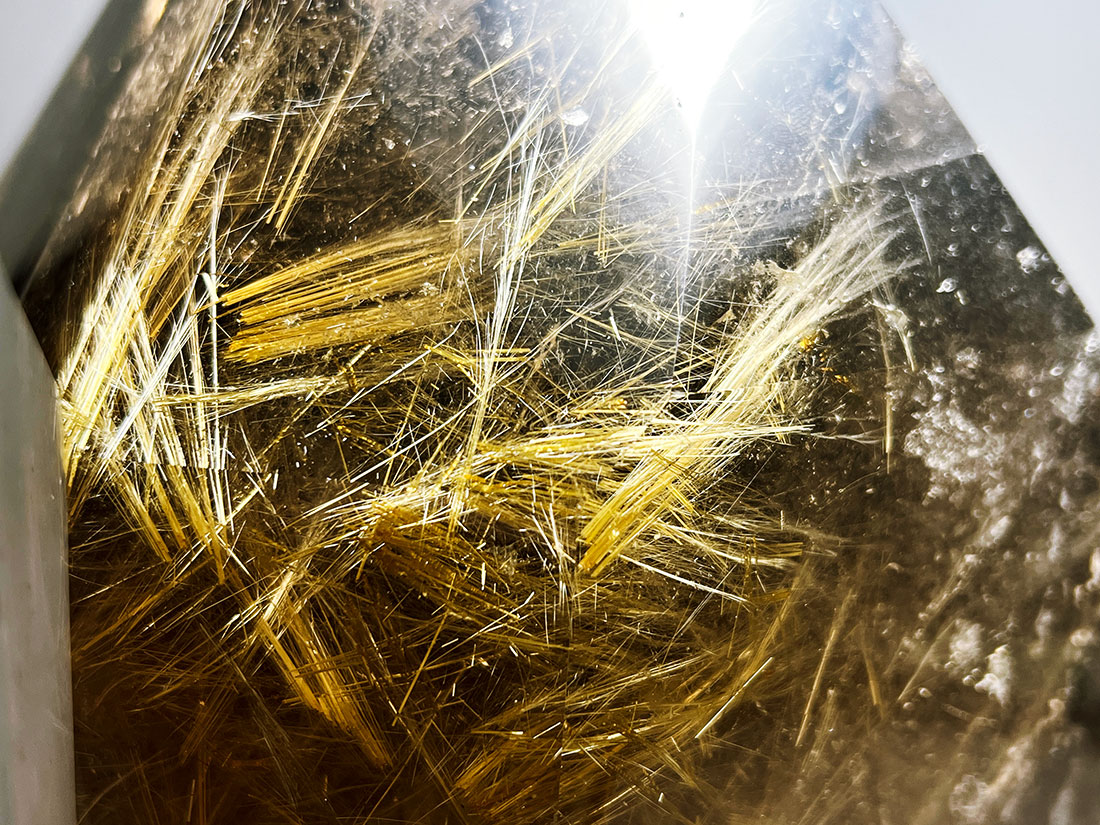 スモーキールチルクォーツ 大型ポリッシュ/Rutilated Quartz