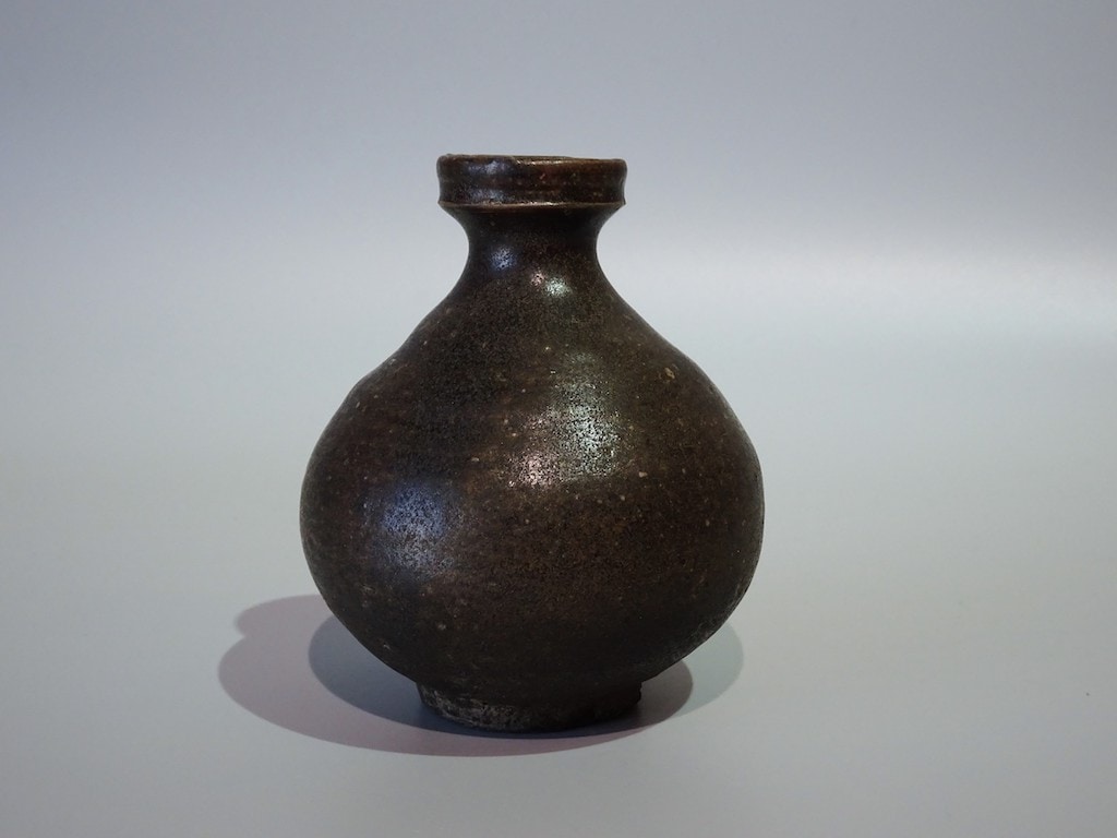 李朝小壺 三島 塩笥 黒高麗塩笥小壺・李朝初期・ぐい呑み 古美術 田代