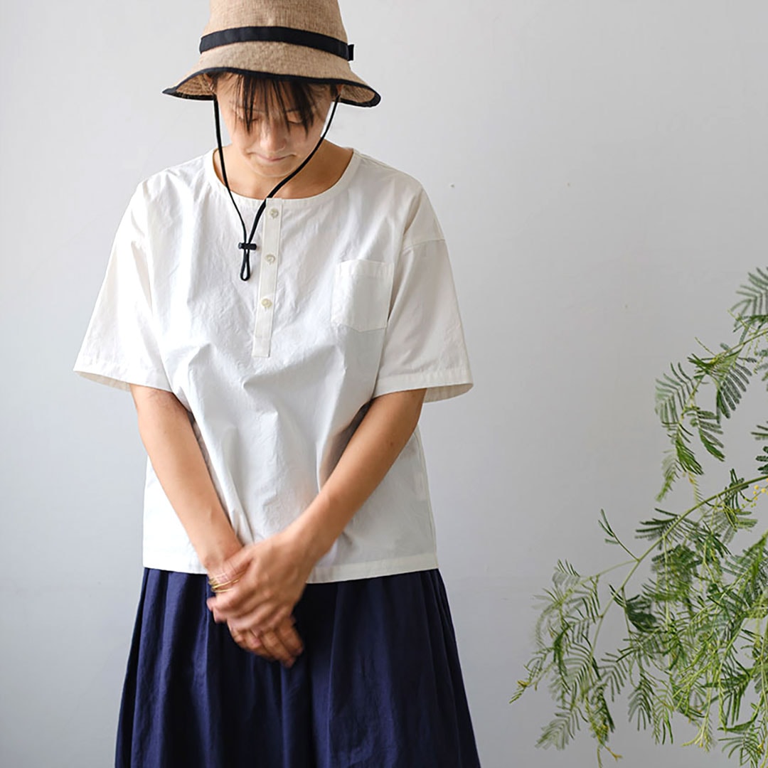 ヘンリーネックブラウス/キナリ | BUCOLICA | 糸島くらし×ここのき