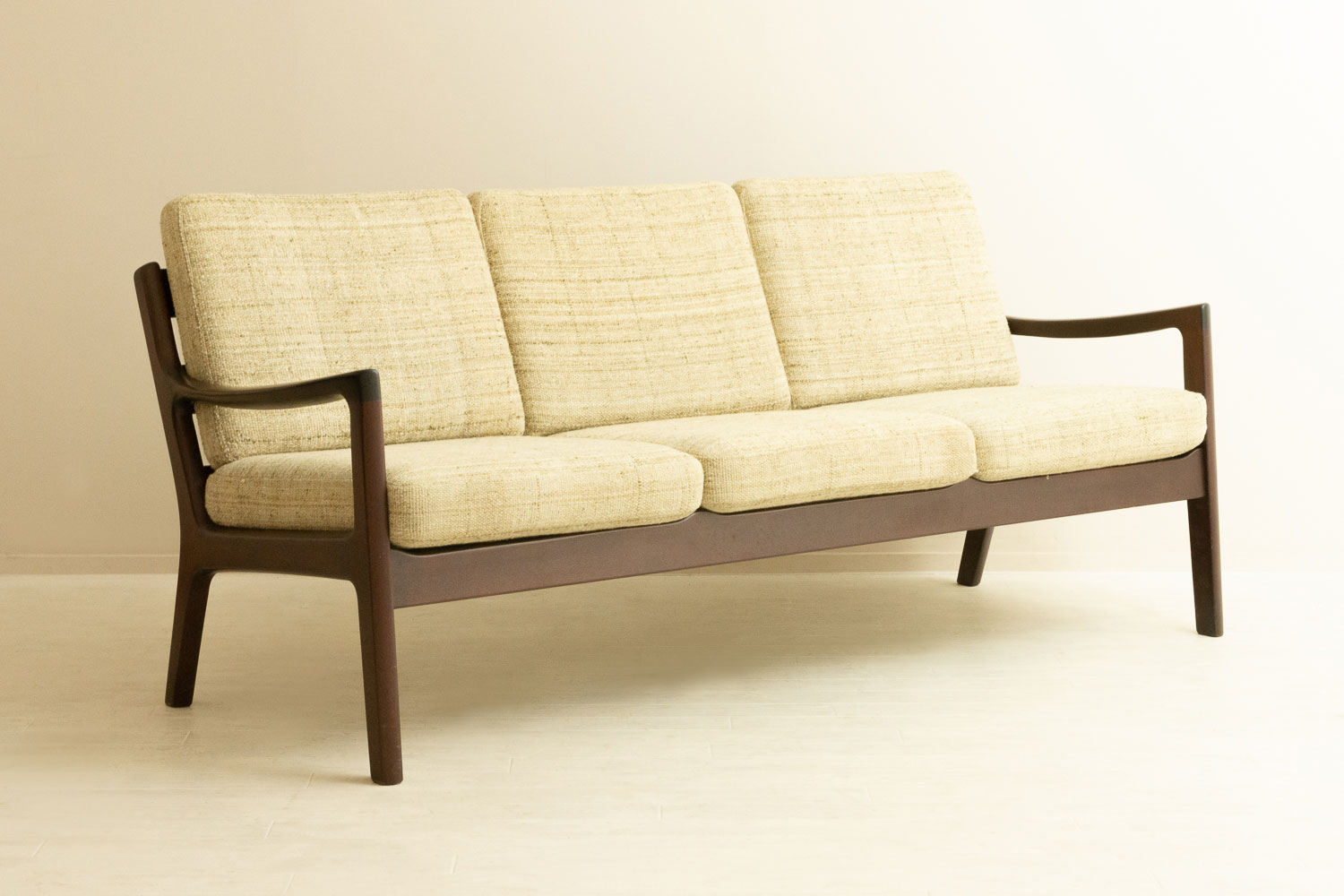 169 3人掛け ソファ ワンシャー マホガニー 北欧家具 通販 CLOVERSKY