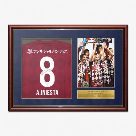 アンドレス・イニエスタ直筆サイン入りメモラビリアを販売 - THE DUGOUT