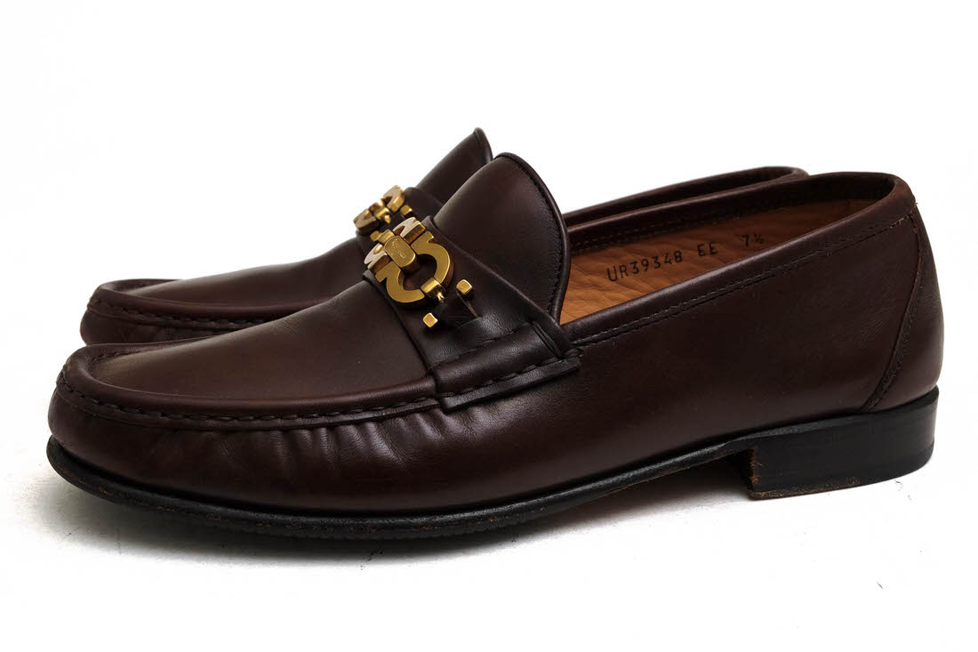 Salvatore Ferragamo UR39348 / フェラガモ ガンチーニ金具 牛革