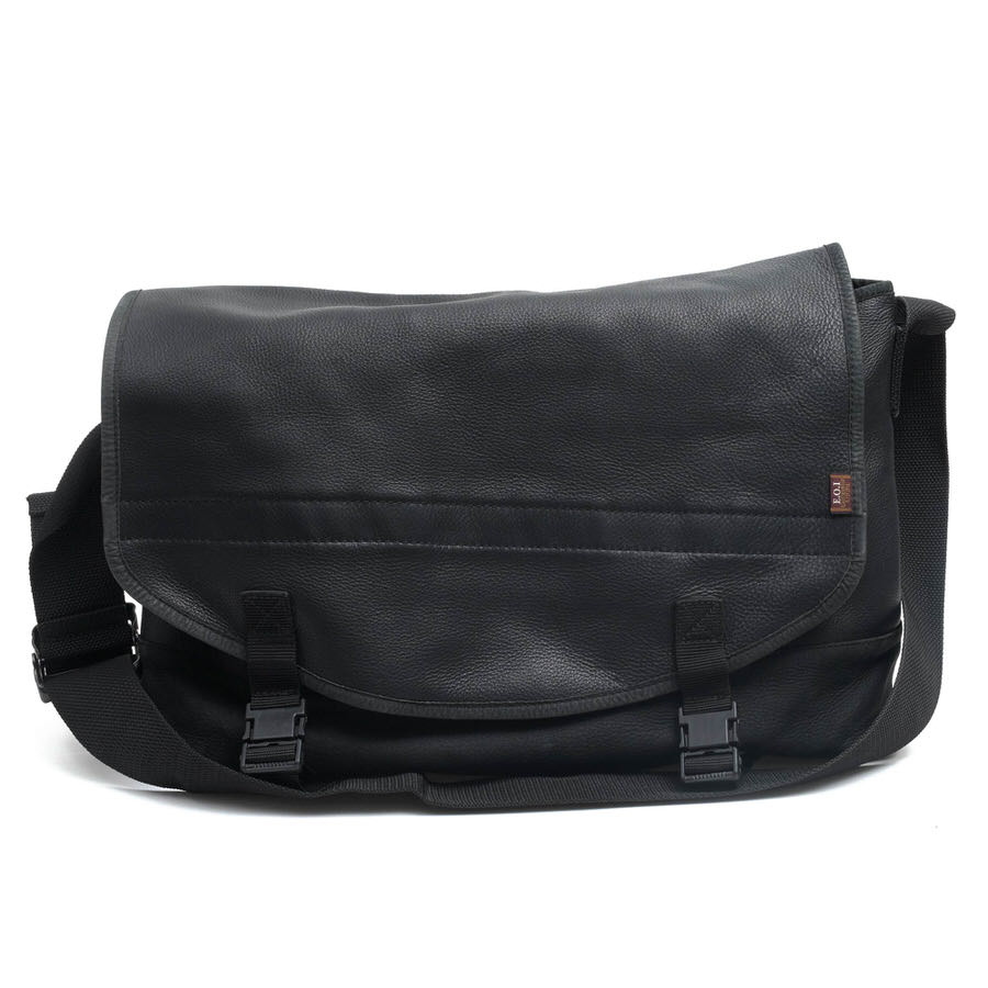MR.OLIVE E.O.I WATER PROOF WASHABLE LEATHER MESSENGER BAG