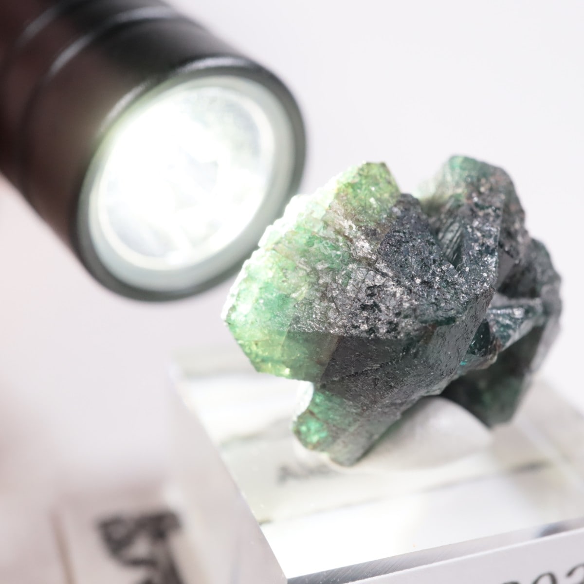 ジンバブエ産 アレキサンドライト | 鉱物標本,カ行,クリソベリル/金緑