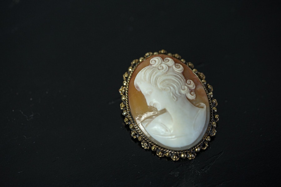 アンティークシェルカメオ＆ゴールドのフレームのネックレス兼ブローチ