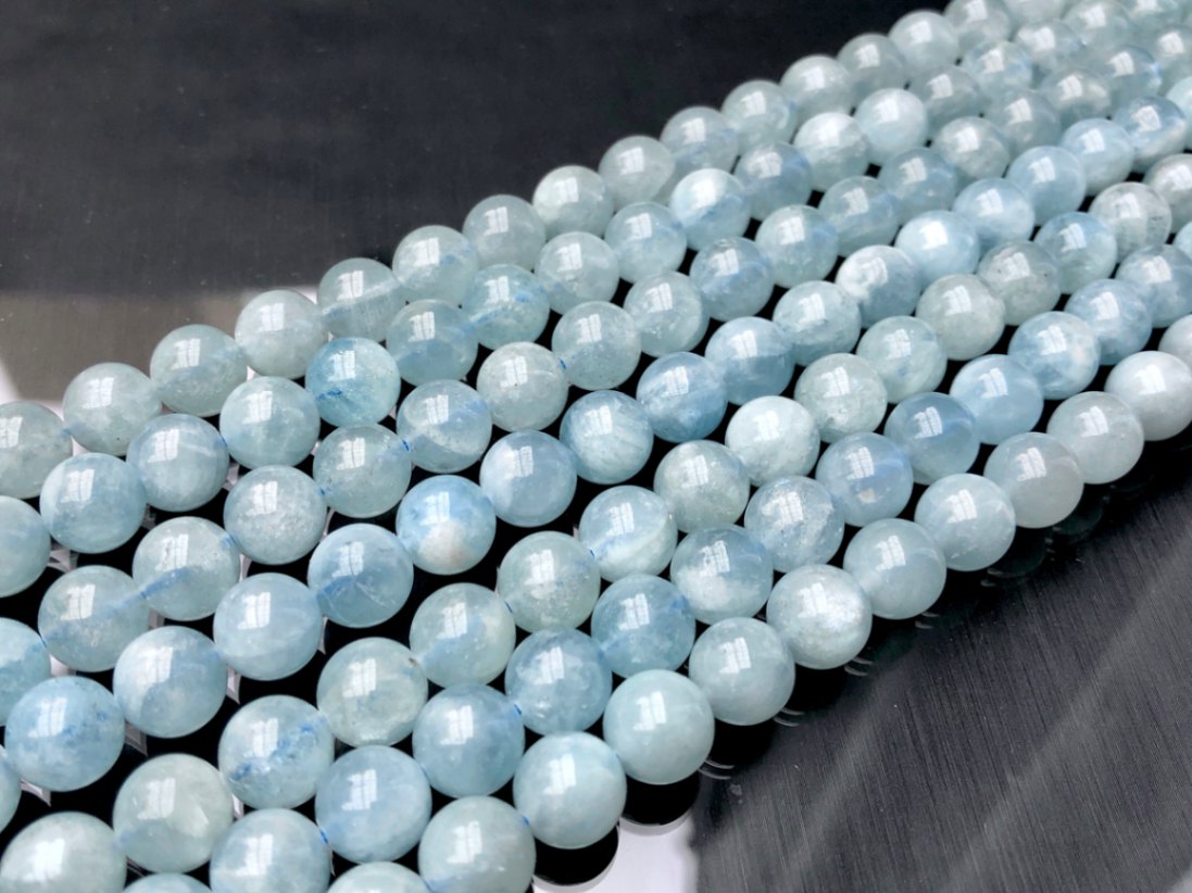 海のような優しいブルー☆清らかな癒しの石☆天然石ビーズ/アクア