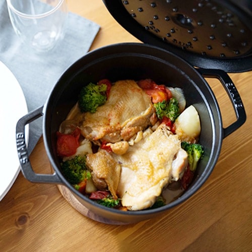 ストウブ staub ピコ ココット ラウンド 22cm 黒 40509-305の通販