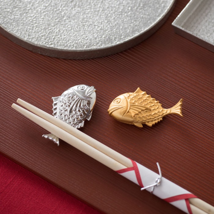鯛のはしおき - 2ヶ入｜錫製雑貨・酒器の通販は能作オンライン