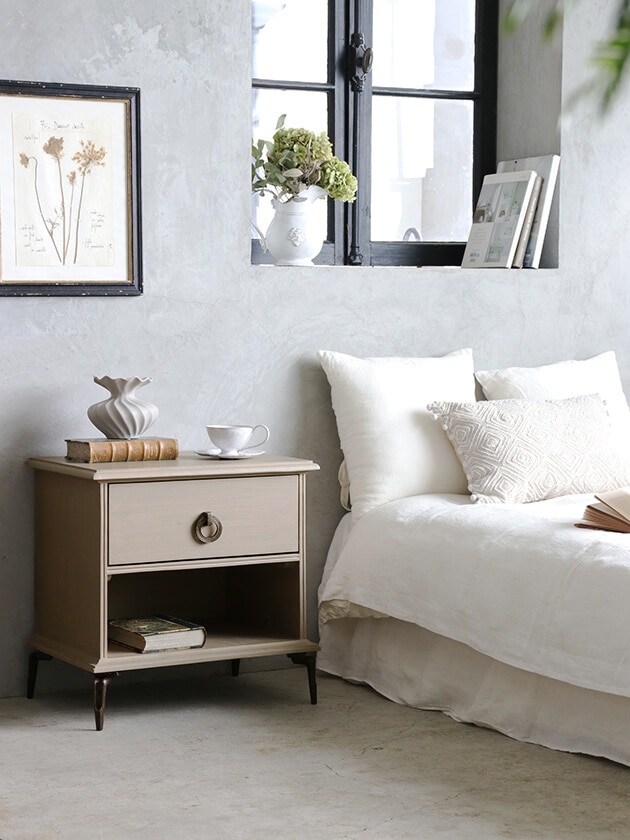 BLANC D'IVOIREサイドテーブルGABRIELLEグレージュ