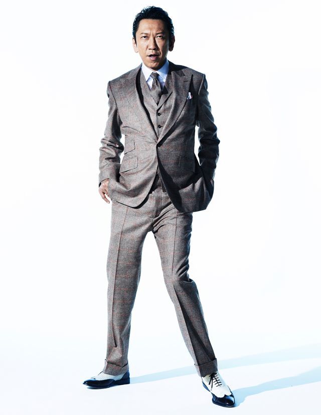 布袋寅泰、英国スーツをビスポークする | GQ JAPAN