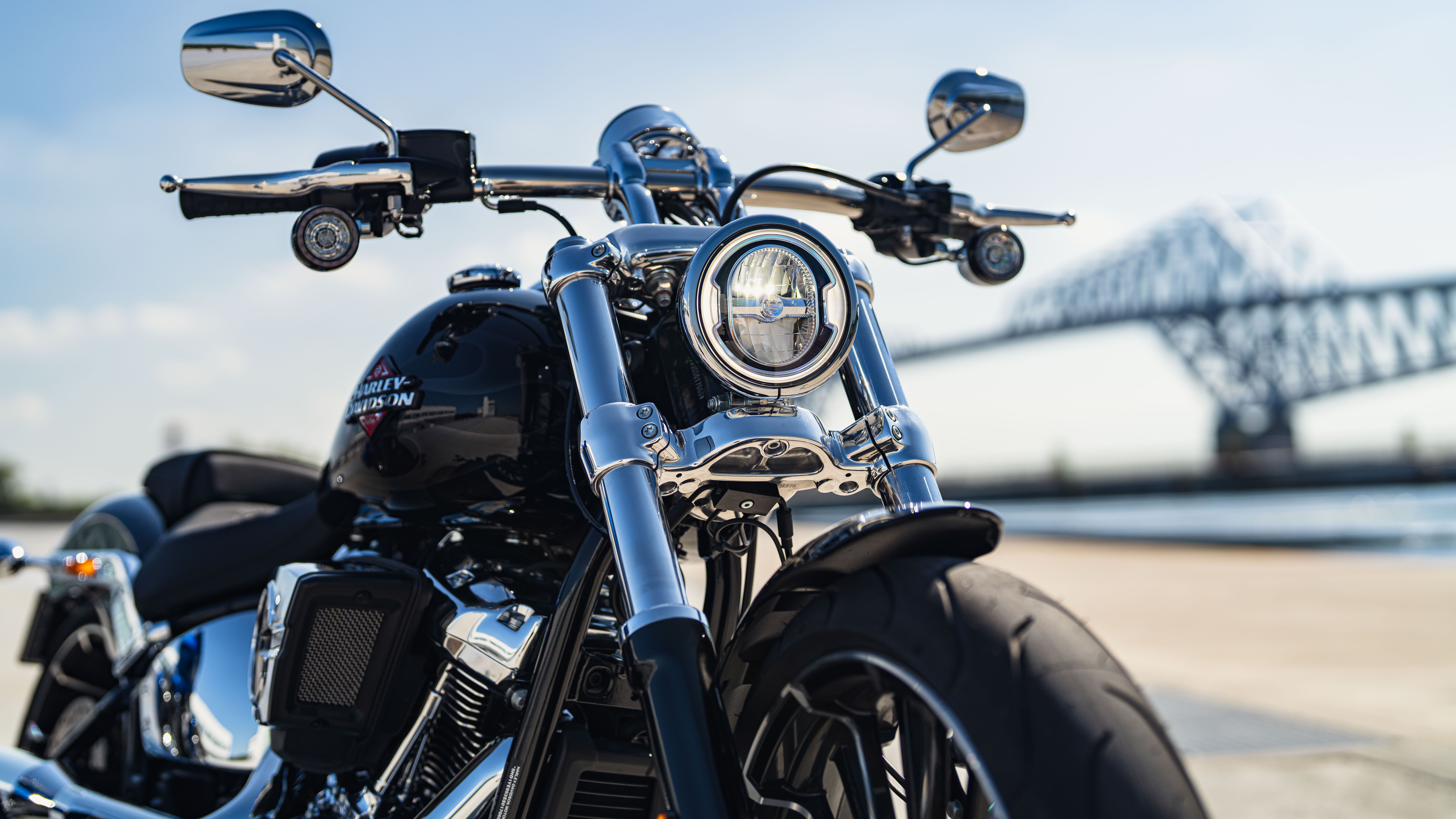 大人気モデルの進化──新型ハーレーダビッドソン ブレイクアウト試乗