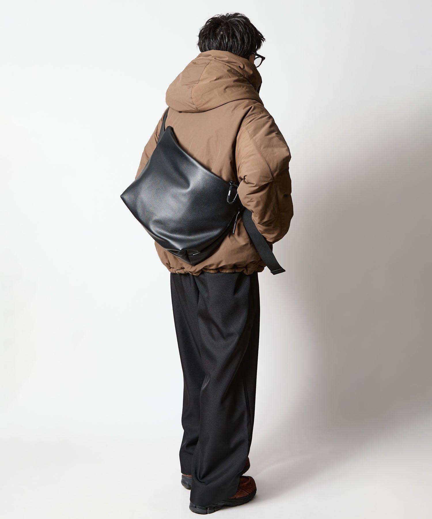 LEATHER MESSENGER BAG(M)