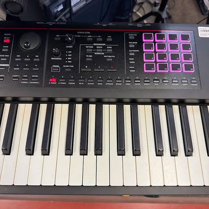 Roland FANTOM-08 88-Key Workstation Keyboard - Black – Metz Music