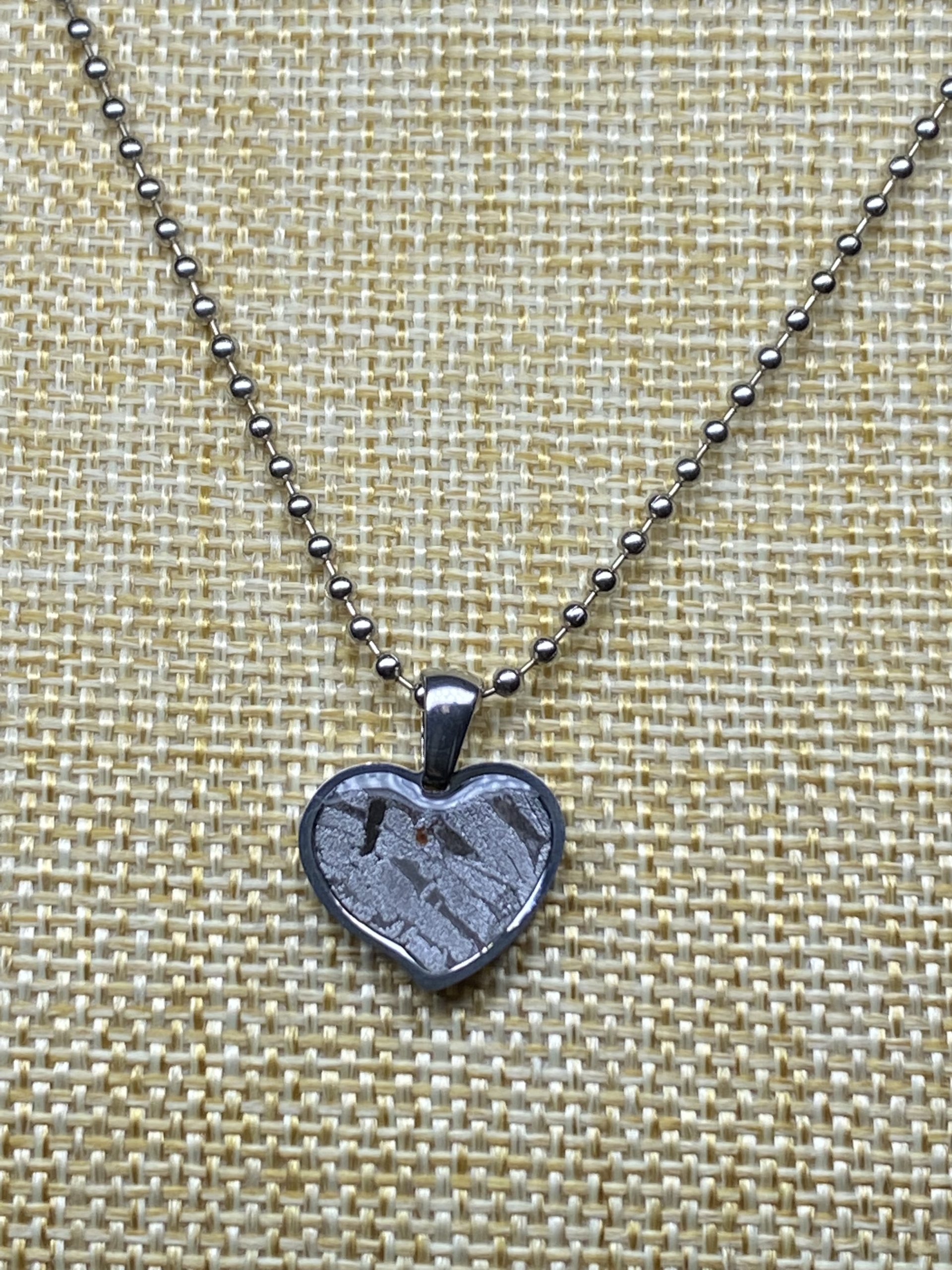 鑑別書】メテオライトジャパンのアルタイ隕石 ペンダント 16㍉ 鉄隕石