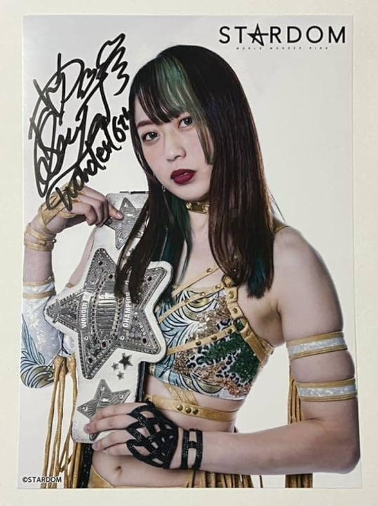 Amazon.co.jp: スターダム 直筆サイン入り ポートレート 上谷沙弥 会場