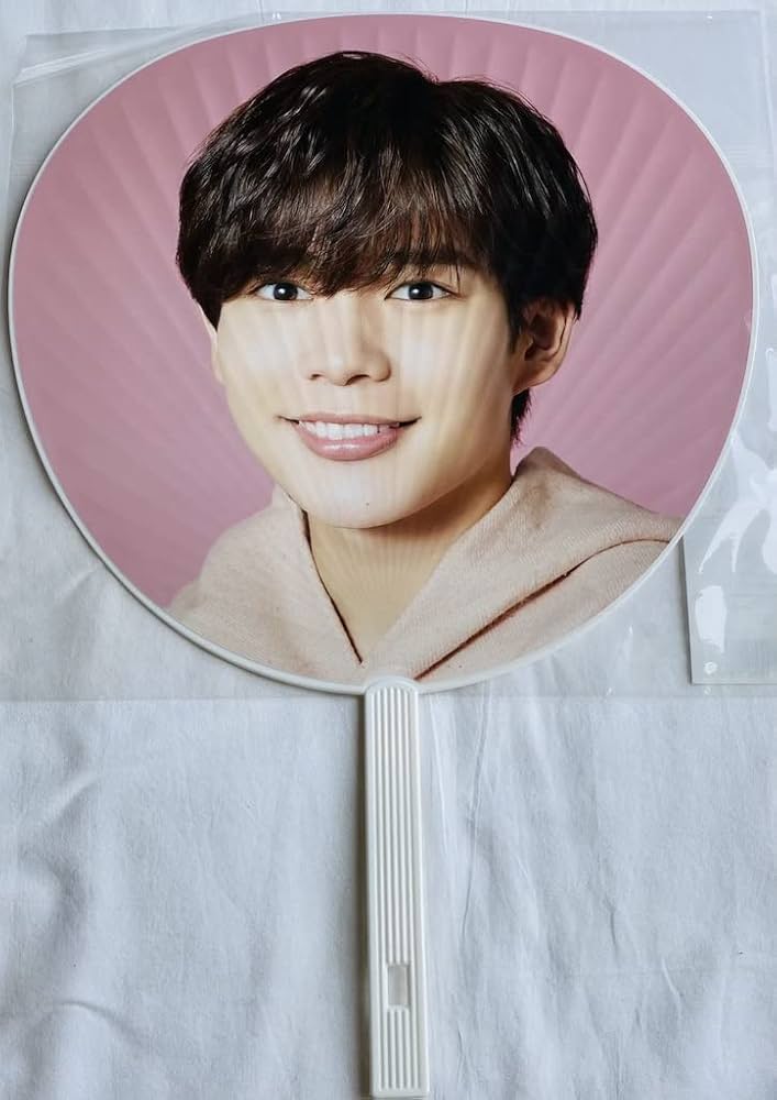 Amazon.co.jp: なにわ男子 【 ジャンボうちわ (長尾謙杜) 】 デビュー