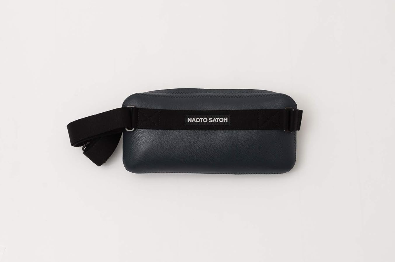 Amazon | NAOTO SATOH スクエア ボディ バッグ (ネイビー