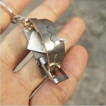 Amazon.co.jp: クマトラップキーチェーン1個 Works Funキーチェーン