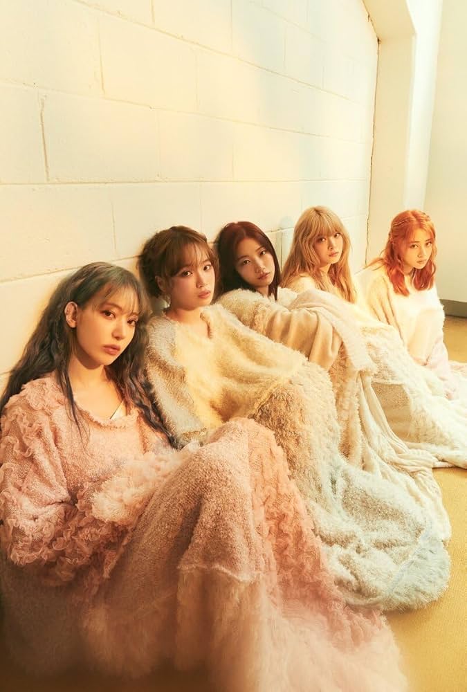 Amazon.com: KPOP LE SSERAFIM Easy 3rd Mini Album Compact Random