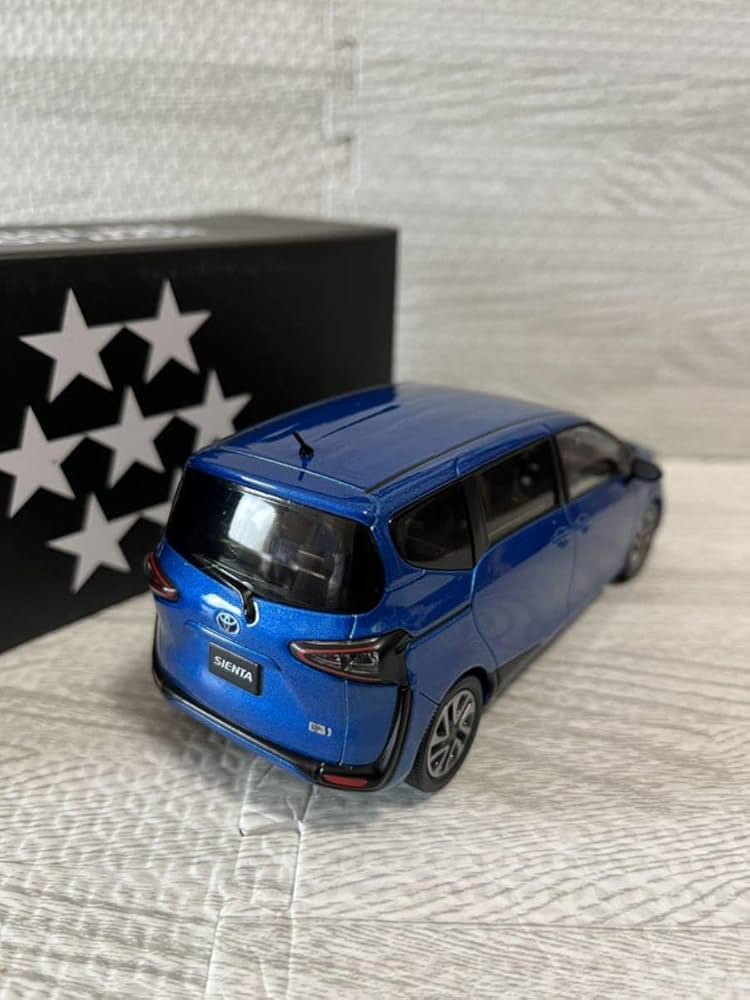 Amazon | 1/30 ミニカー 新型シエンタ Sienta 前期 非売品 カラー