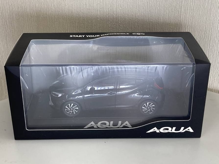 トヨタ 新型AQUA 1/30スケール ミニカー ブラック トヨタ特注 1/30