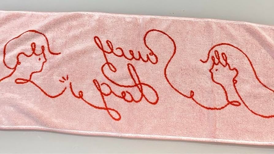 Amazon.co.jp: サウシードッグ ライブ タオル 赤 白 Saucy Dog