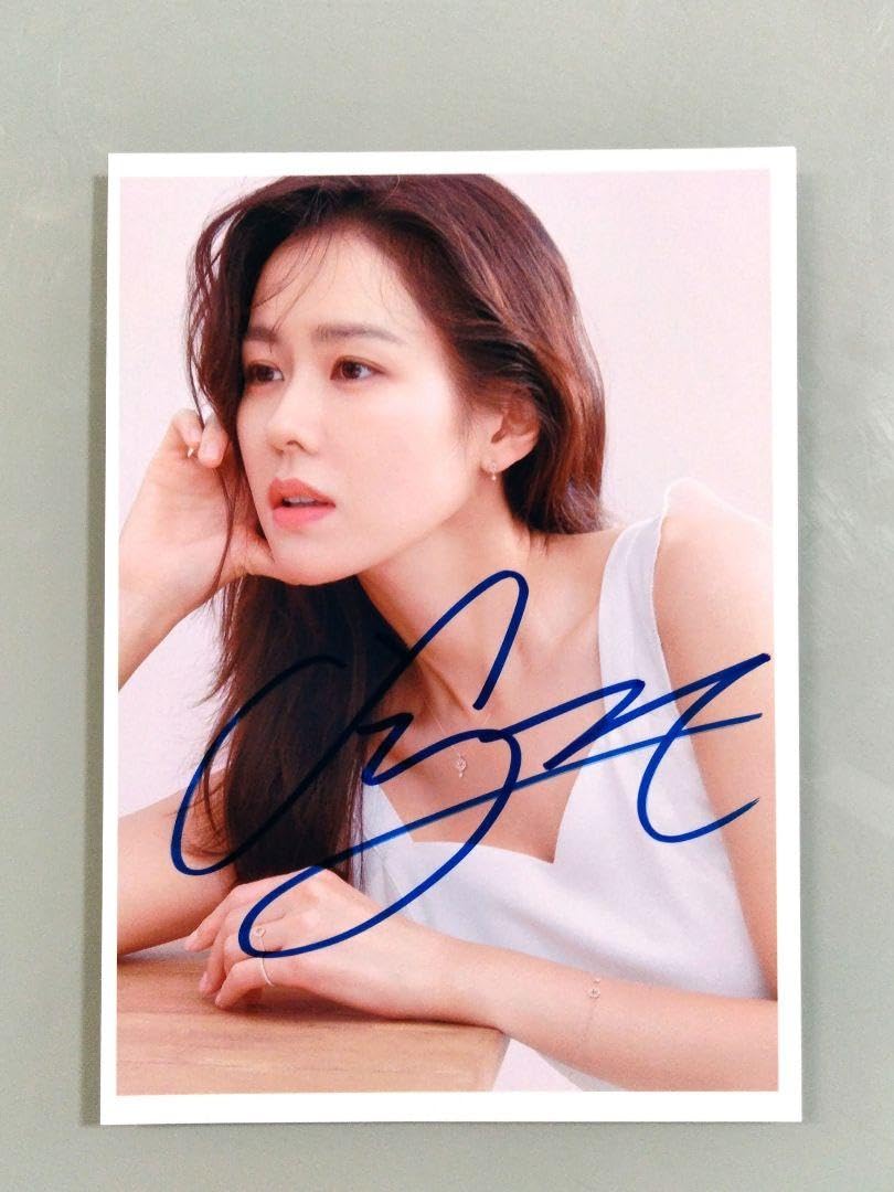 Amazon.co.jp: セール中…ソン イェジン直筆サイン入2Lサイズ写真…愛の