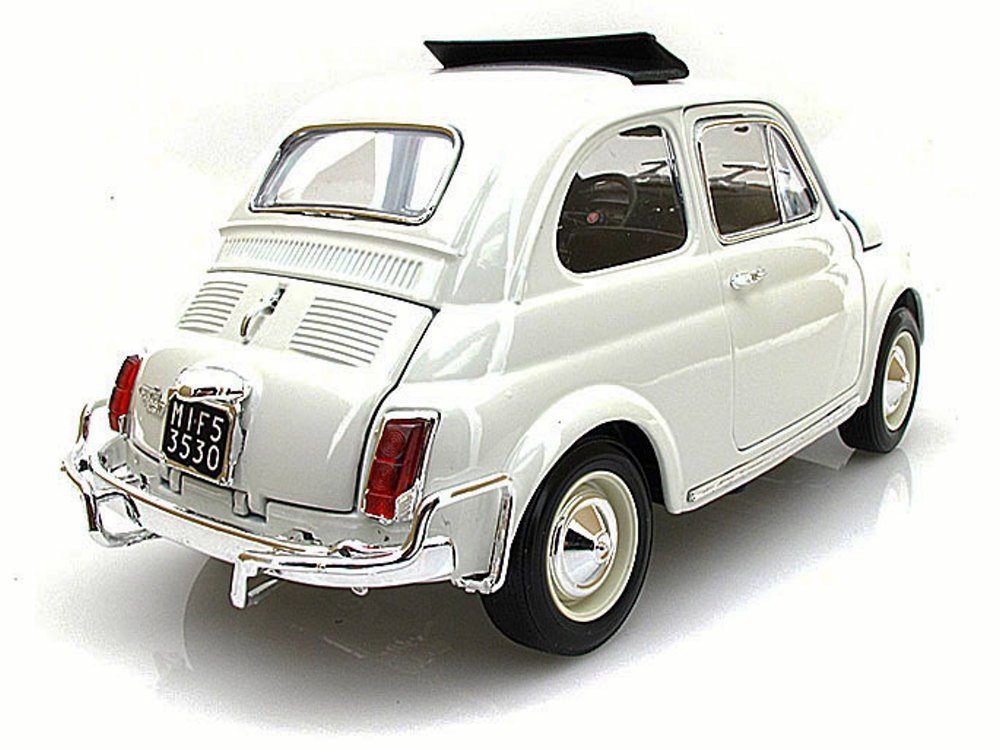 Amazon | 1/18 フィアット500 L（1968）ホワイト - 12035ダイキャスト