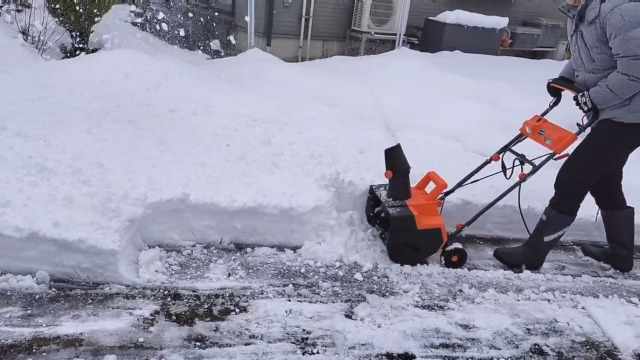 Amazon.co.jp: 電動除雪機【スノーホエール】ハイパワー1500W ［20