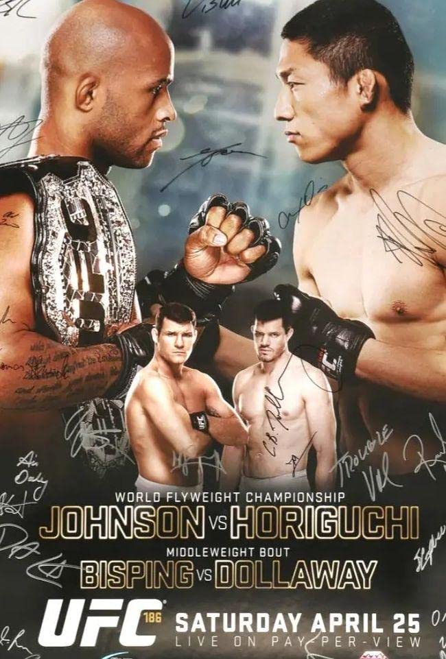 Amazon.co.jp: UFC186 全選手サイン入り ポスター 125枚限定 堀口恭司