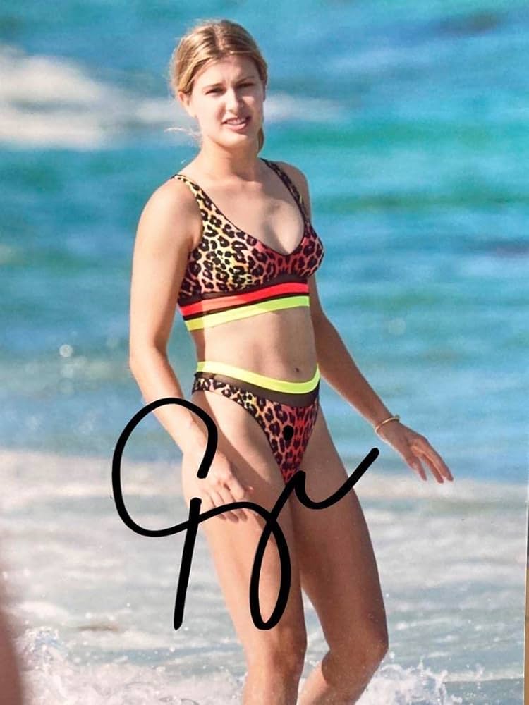 Amazon.co.jp: ウージニー ブシャール直筆サイン入り2Lサイズ写真…プロ