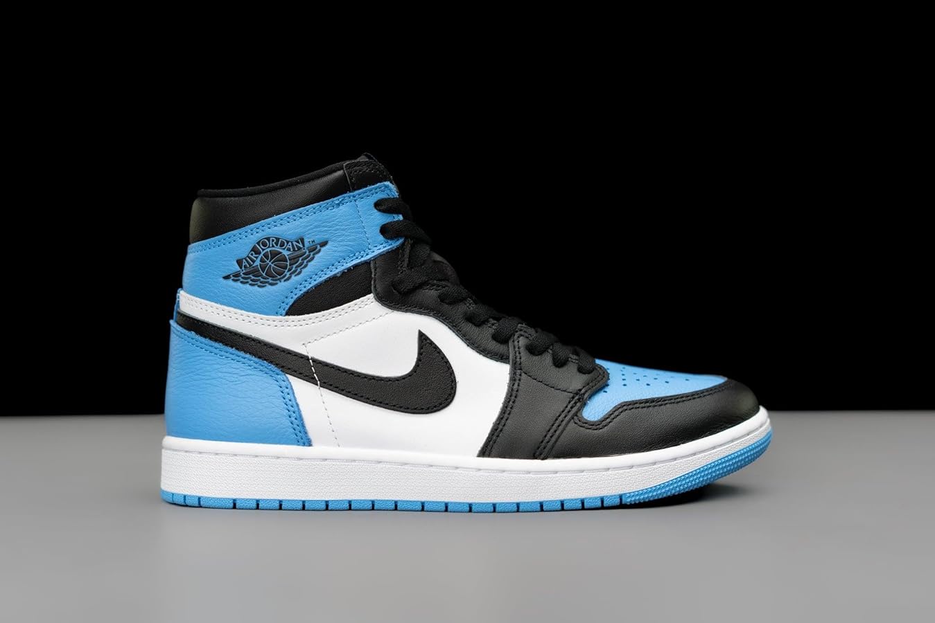 Amazon.com | Nike Air Jordan 1 Mid Men's Trainers, University Blue