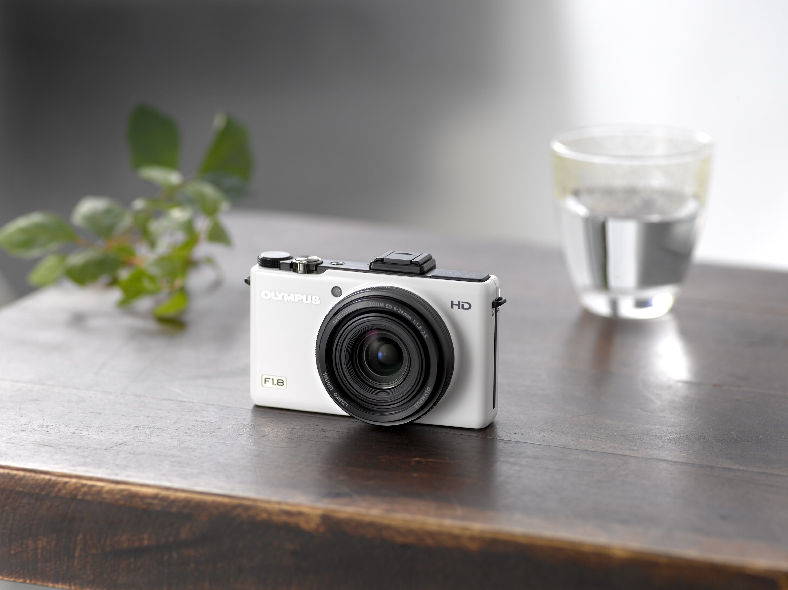 Amazon.com : XZ-1 White - International Version (No Warranty