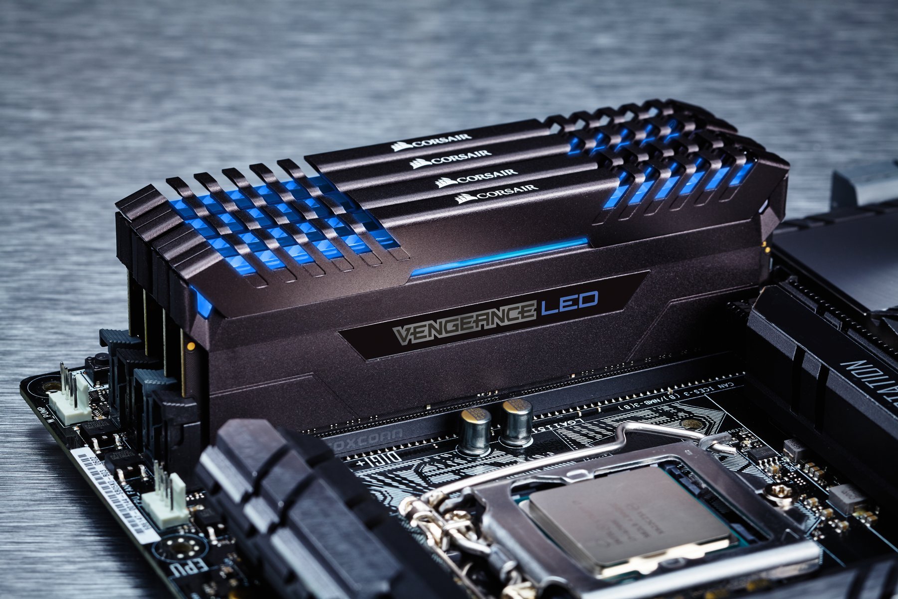 Amazon | CORSAIR Vengeance Blue LED DDR4 3000Mhz 32GB (8GBx4