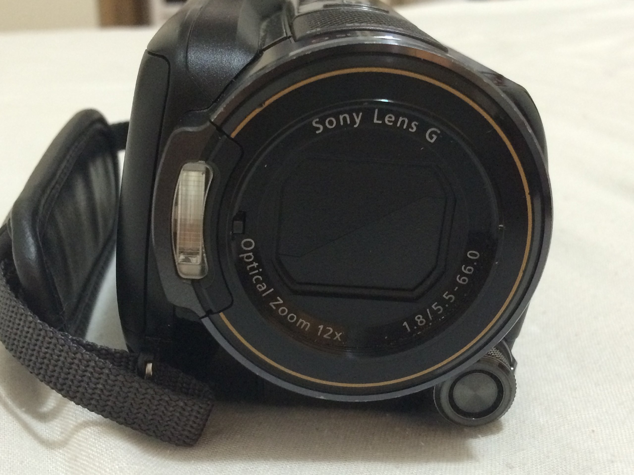 Amazon.com : Sony HDR-XR520V 240GB HDD High Definition Camcorder w