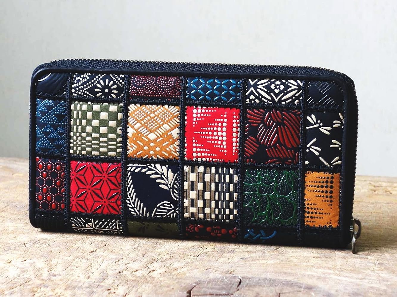 Amazon | 江戸印伝 パッチワーク印伝 ラウンド長財布 多色 | 財布