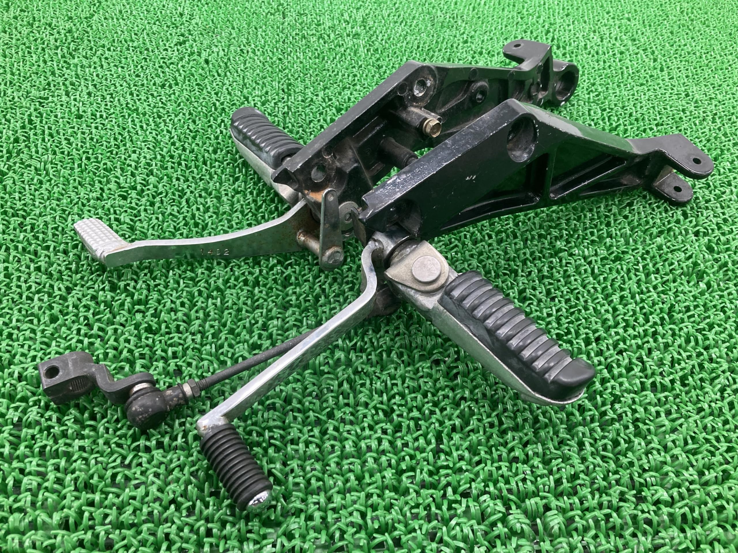 Amazon | ZRX400 ステップ 左右 カワサキ 純正 中古 バイク 部品