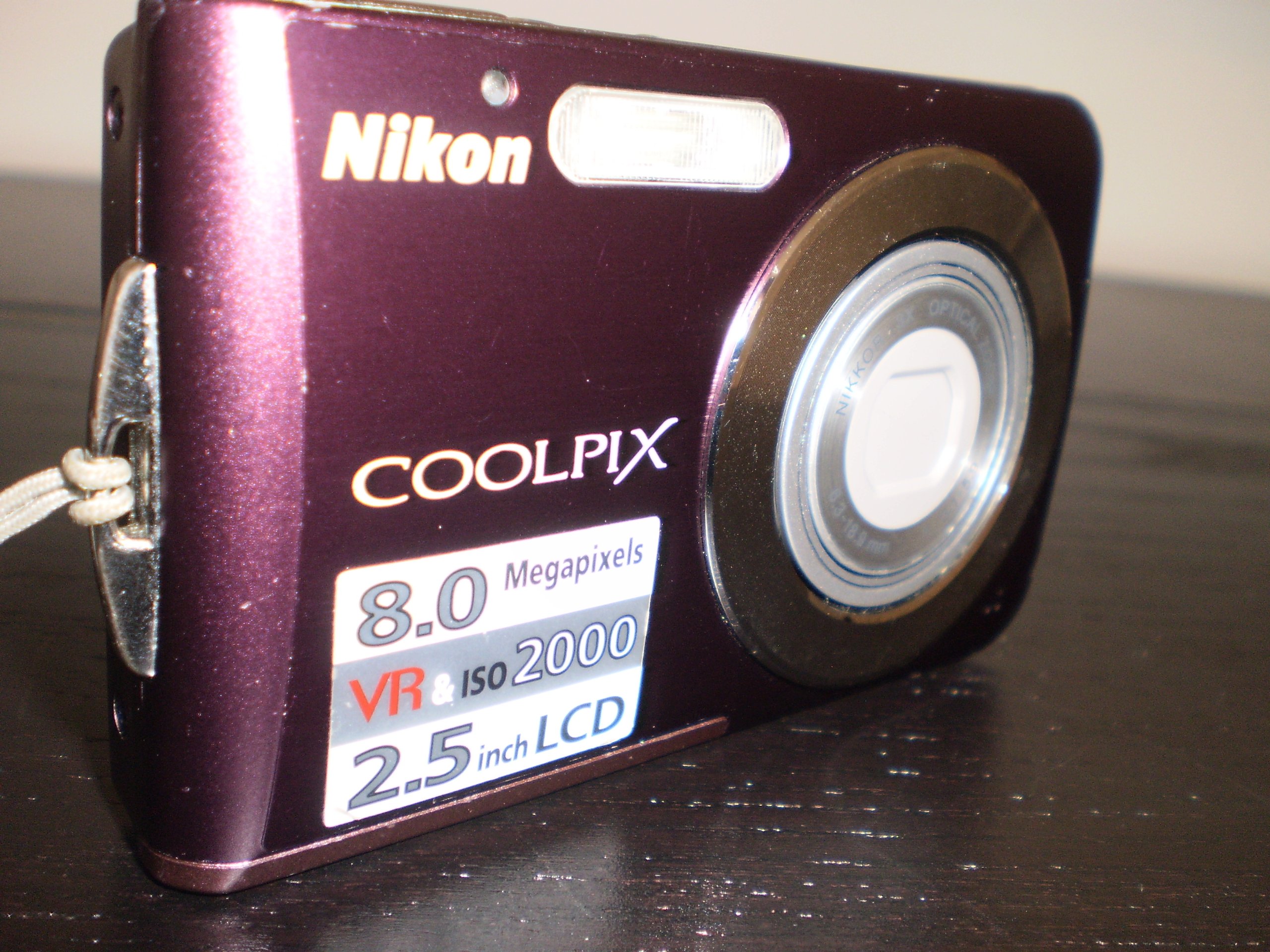 Amazon | Nikon Coolpix S210 8MP デジタルカメラ 3倍光学ズーム
