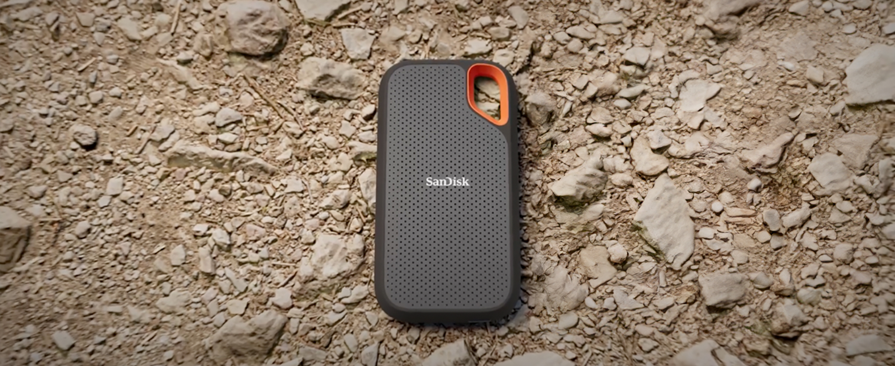 Amazon.com: SanDisk 2TB Extreme Portable SSD - Up to 1050MB/s, USB