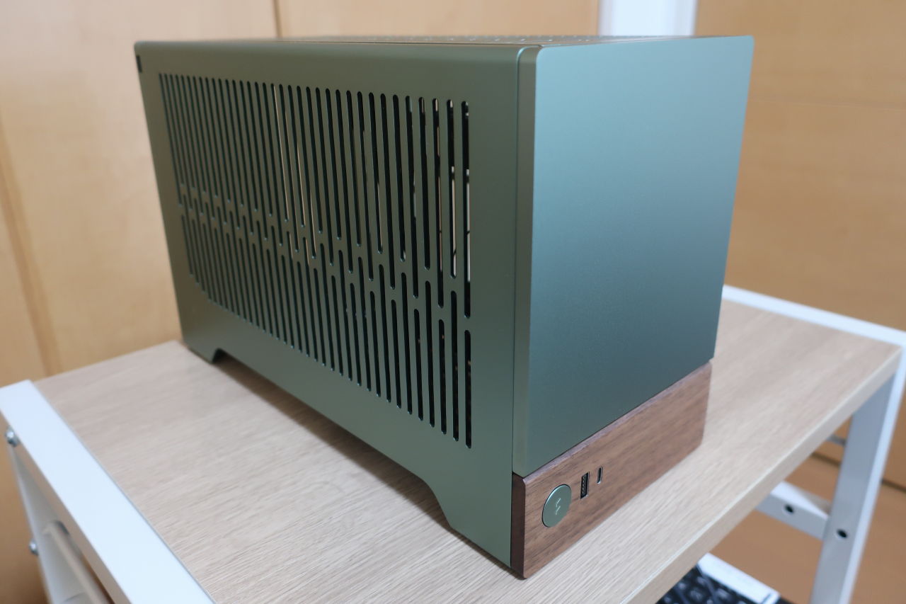 コンパクトでデザイン重視(でもそこそこ高性能)な自作PCを組んでみた(1