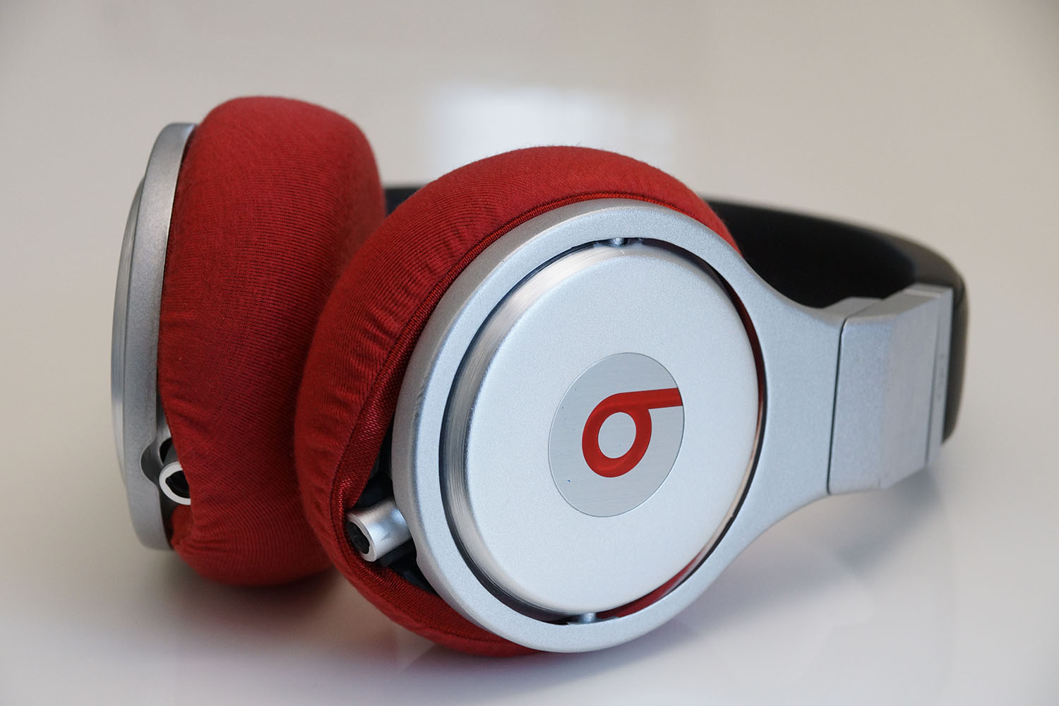 Beats BT OV PROのイヤーパッドを修理する場合：スーパーストレッチ