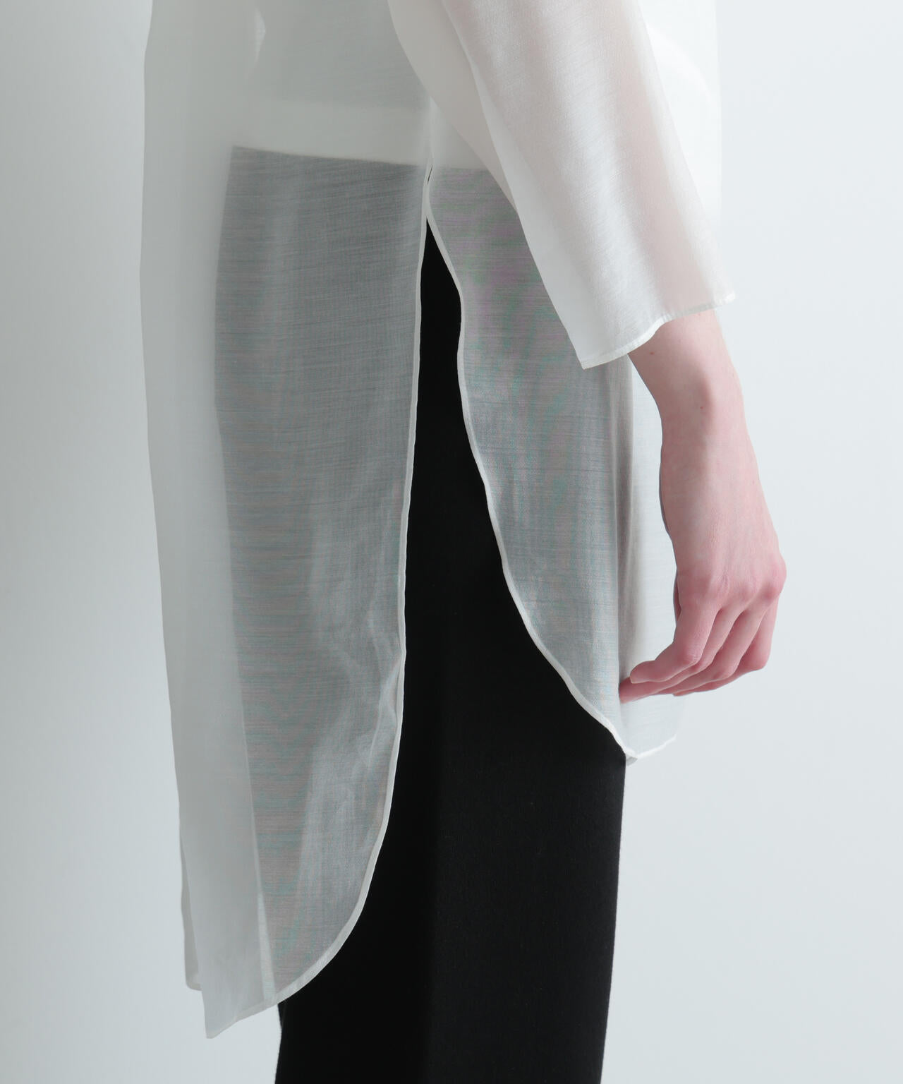 ハイネックシアーボイルブラウス | LE PHIL（ル フィル） ｜【公式