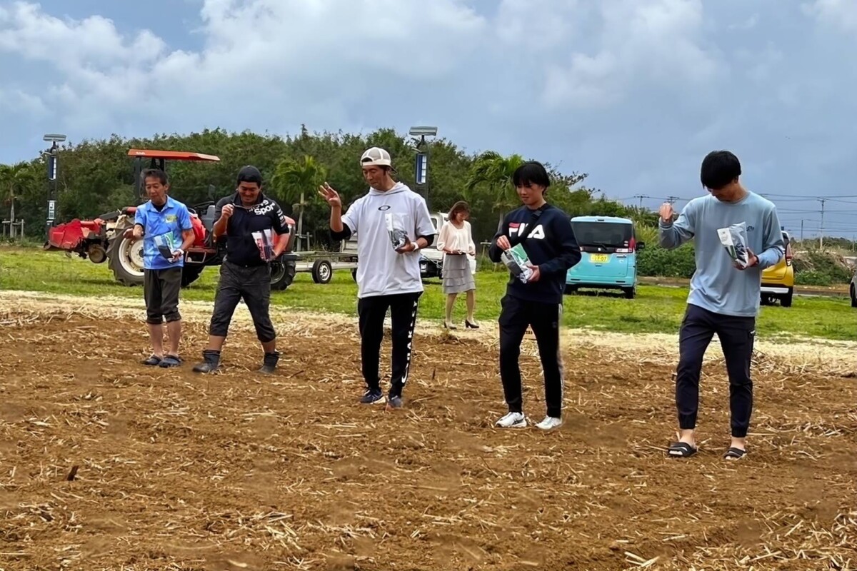 ひまわりで選手を鼓舞 40回大会へ種まき 宮古島トライアスロンクラブ
