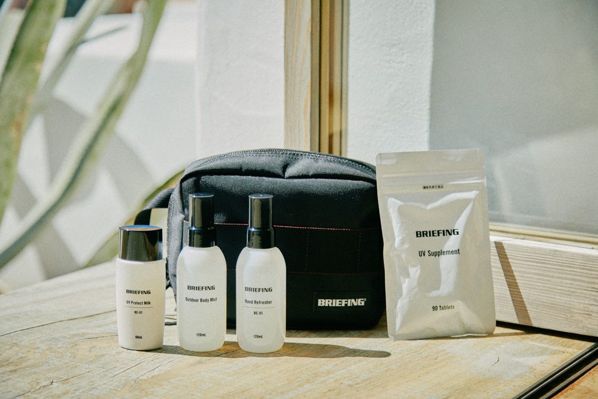 前回即完だった人気ポーチ付き」ブリーフィング コスメティックスの“お