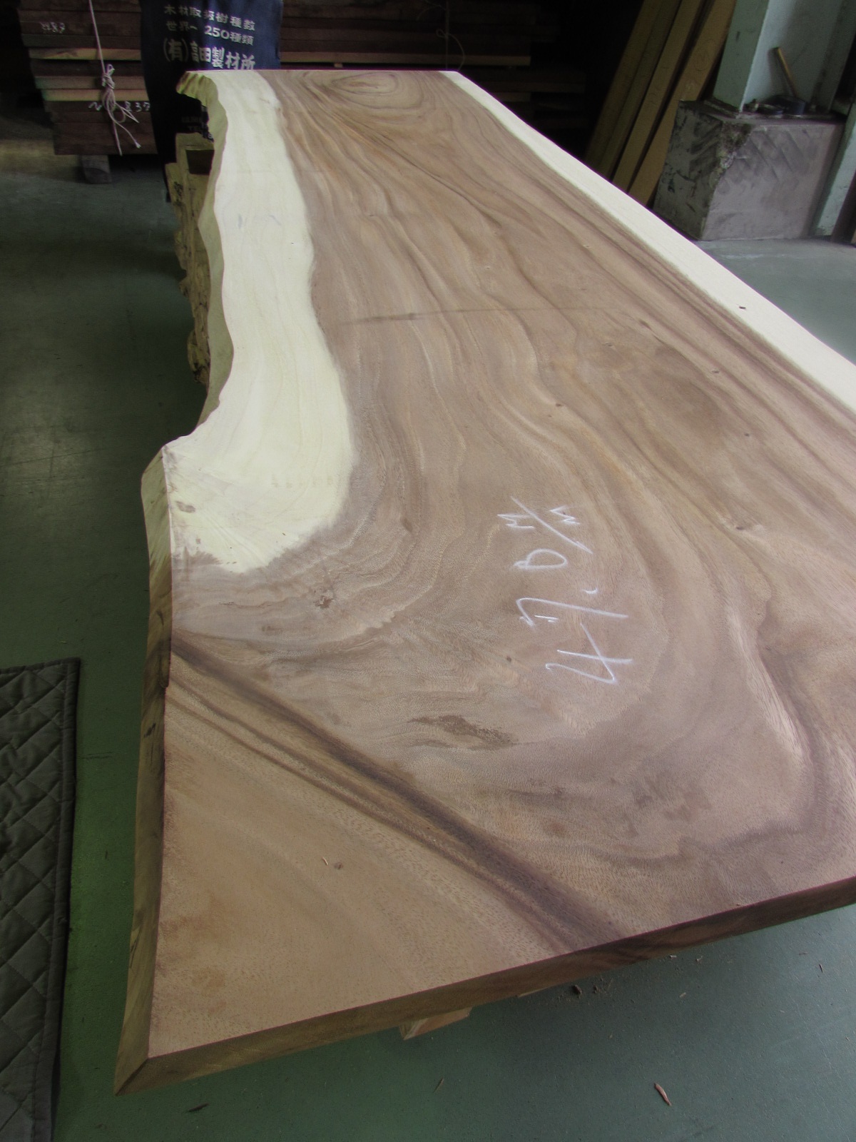 4～6人掛けダイニングテーブルサイズの一枚板天板 | 一枚板商品情報